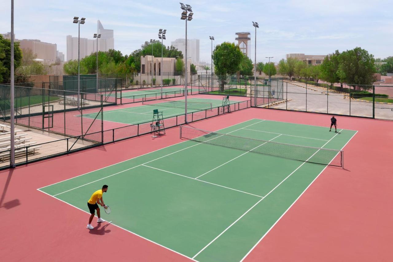 Intercontinental Riyadh By Ihg Riade Exterior foto Tennis courts at the Arizona State University Tennis and Swim Center