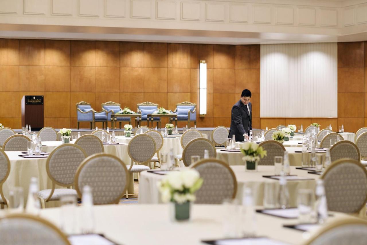 Intercontinental Riyadh By Ihg Riade Exterior foto A meeting room at the hotel