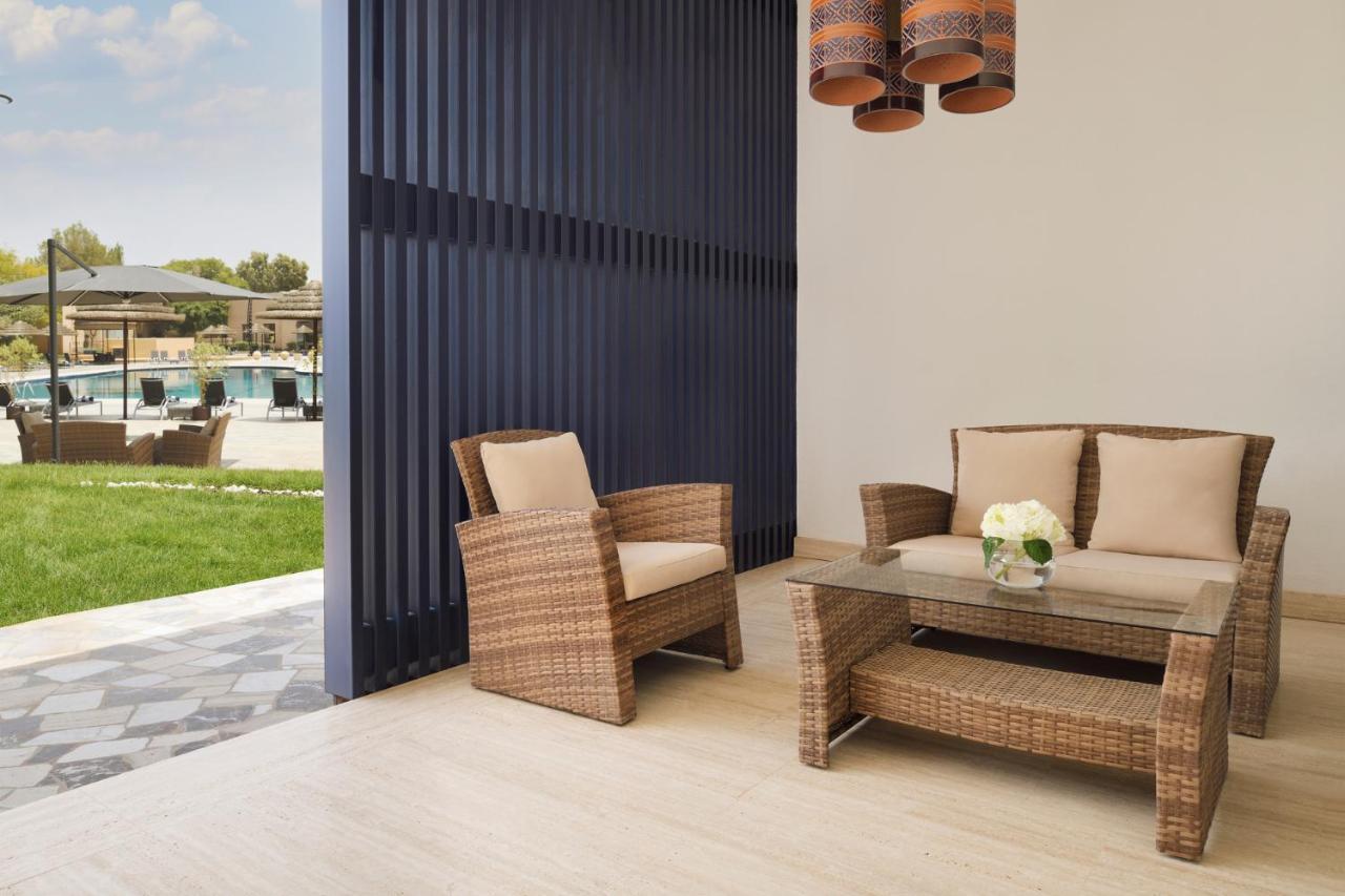 Intercontinental Riyadh By Ihg Riade Exterior foto Outdoor furniture