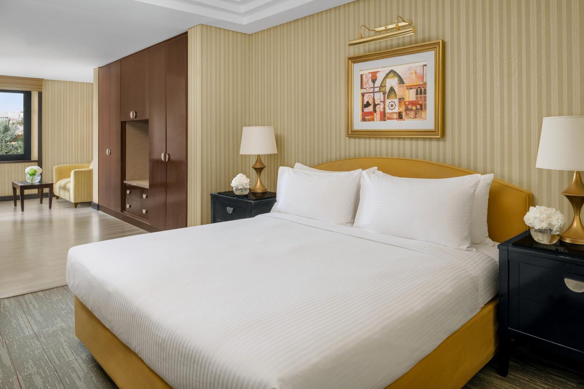 Intercontinental Riyadh By Ihg Riade Exterior foto A bedroom at the hotel